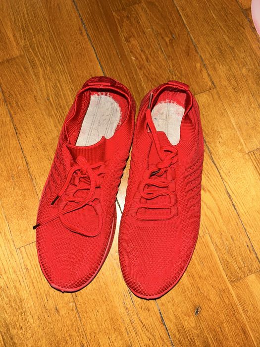 Мокасини червоного кольору