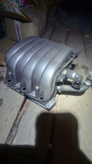 Впускний колектор AUDI A6 C5 LIFT 3.0 V6 220KM