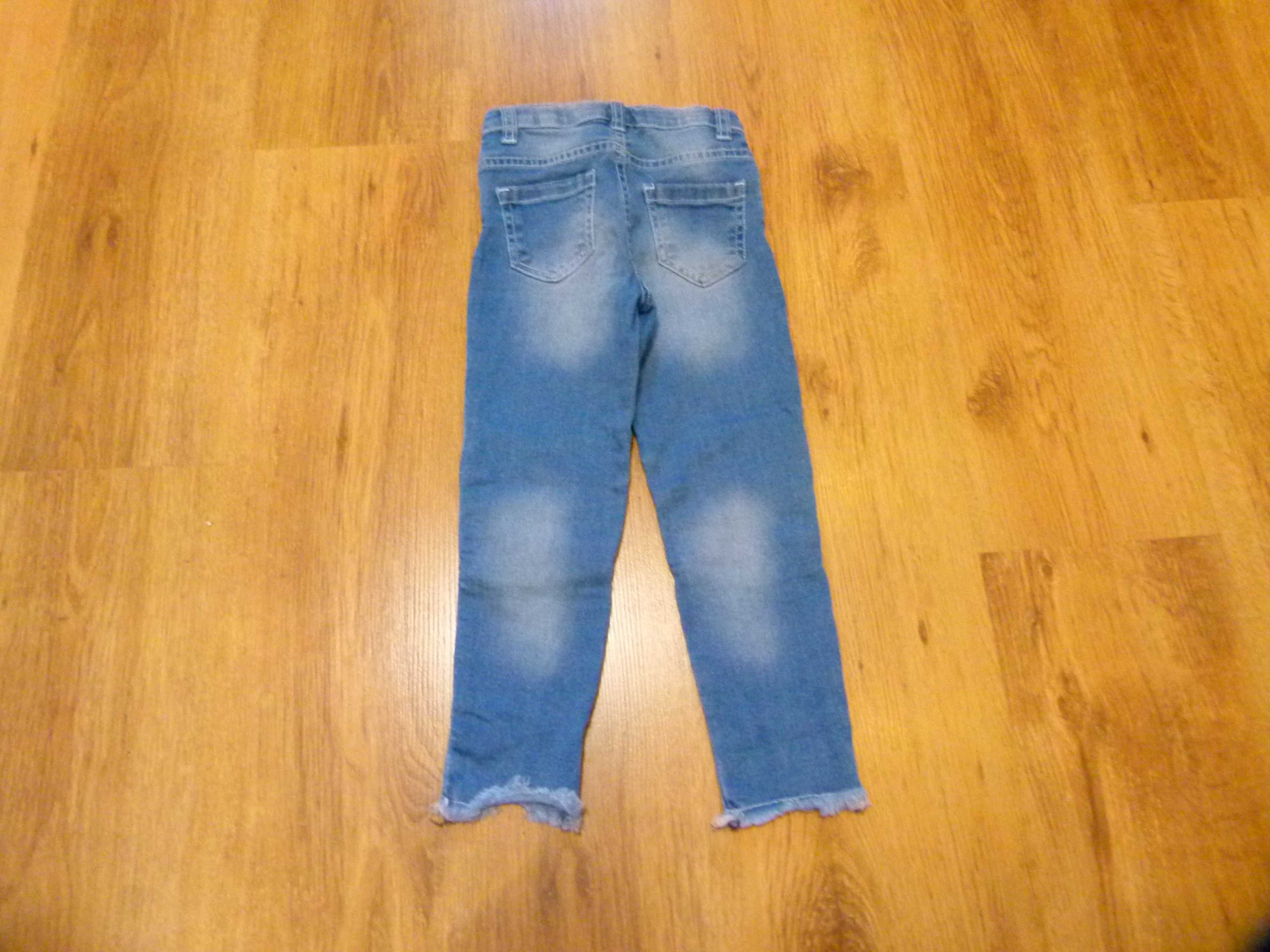 rozm 104 Little Kids spodnie jeans kolana cekiny postrzępione