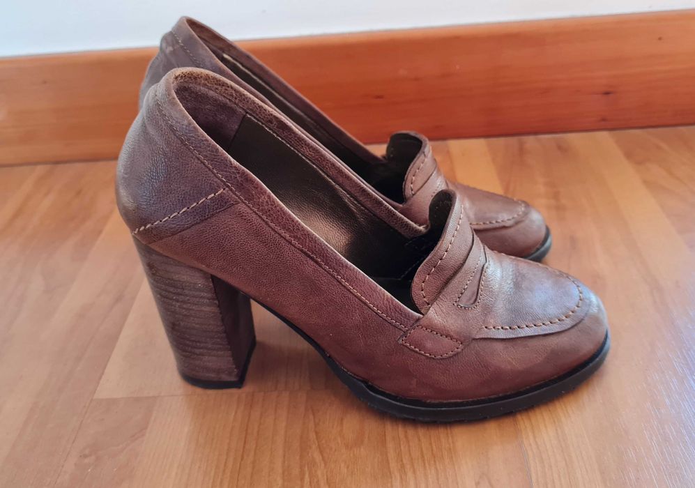 Sapatos de salto alto n.36