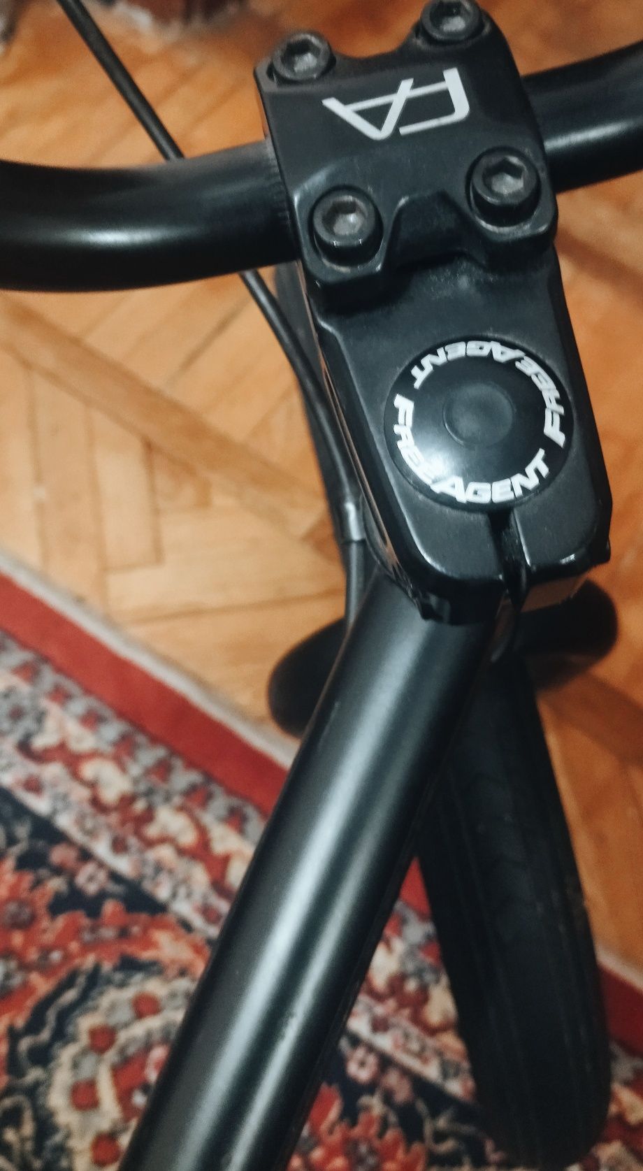 Велосипед трюковий BMX FreeAgent Black колеса 20