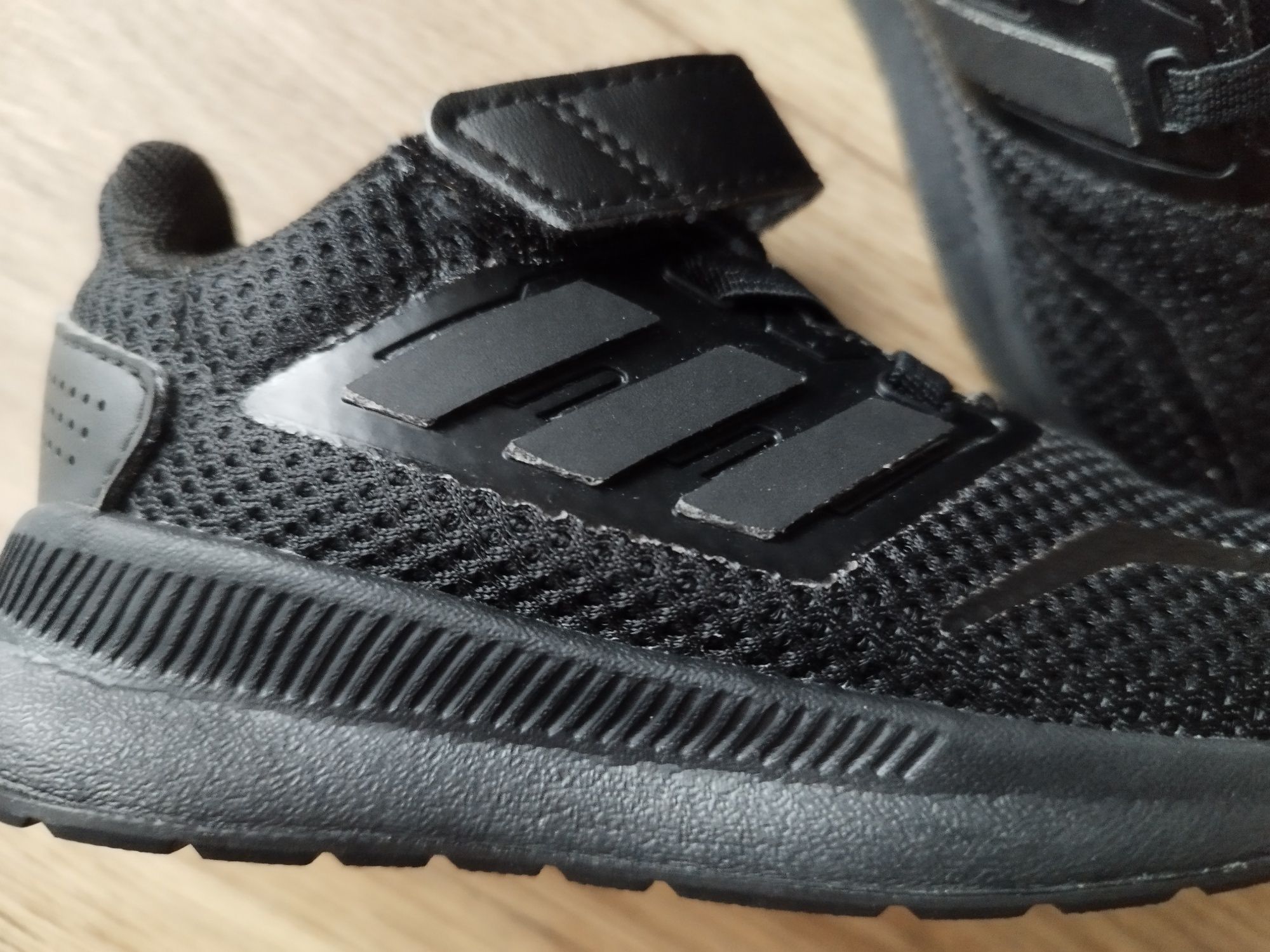 Buty chłopięce Adidas r.22