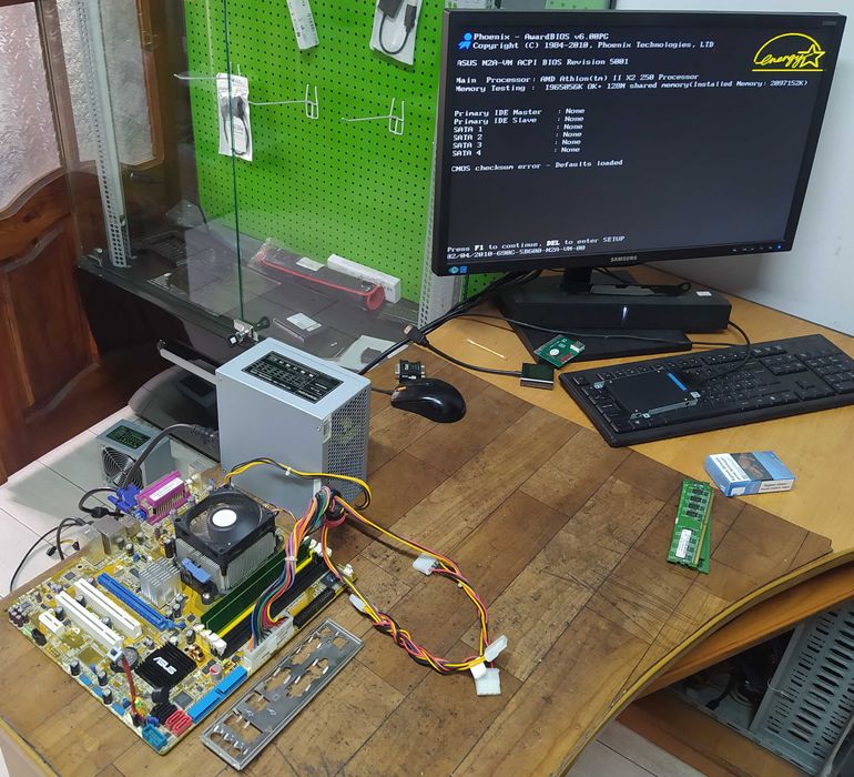 Комплект Asus M2A-VM, AMD Athlon II X2 250, 2 ГБ