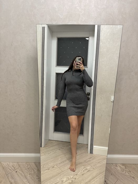 Шикарне осінню плаття в рубчик