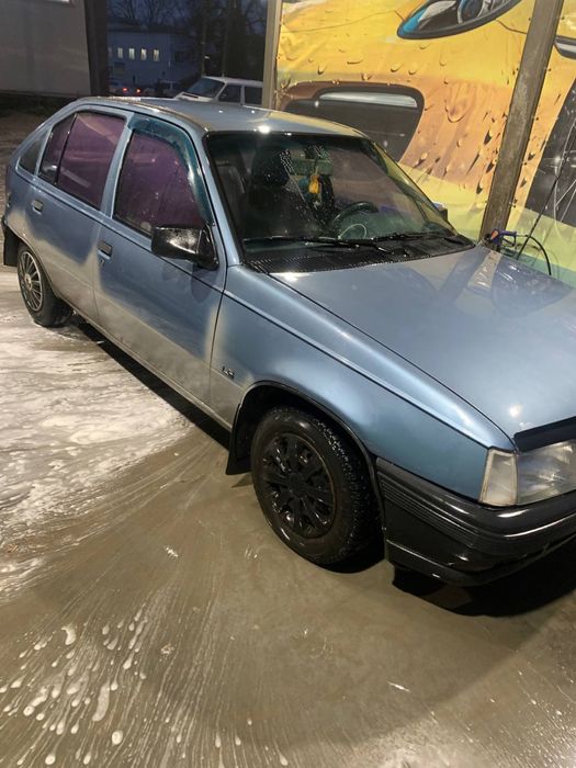 Опель кадет 1.4 газ/бенз