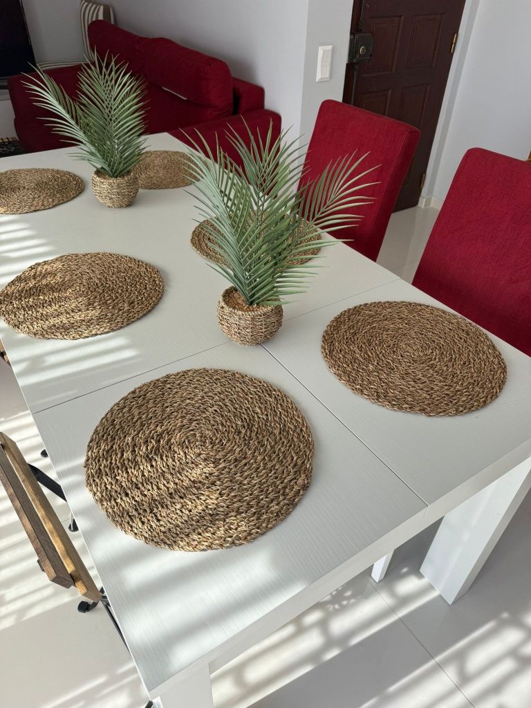 Vendo conjunto de sofás, cadeiras e mesa de jantar 

Conjunto de 6 cad