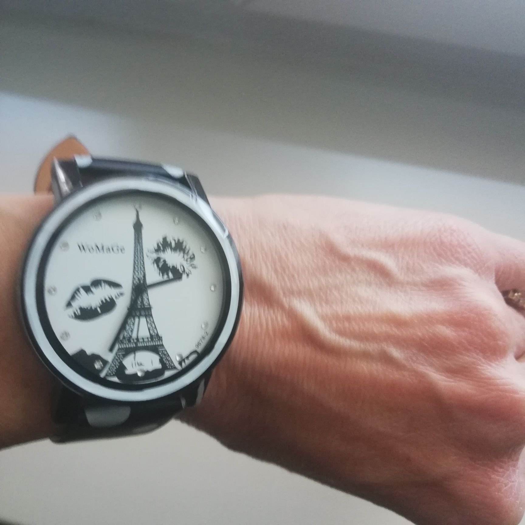 Zegarek z wieżą Eiffla