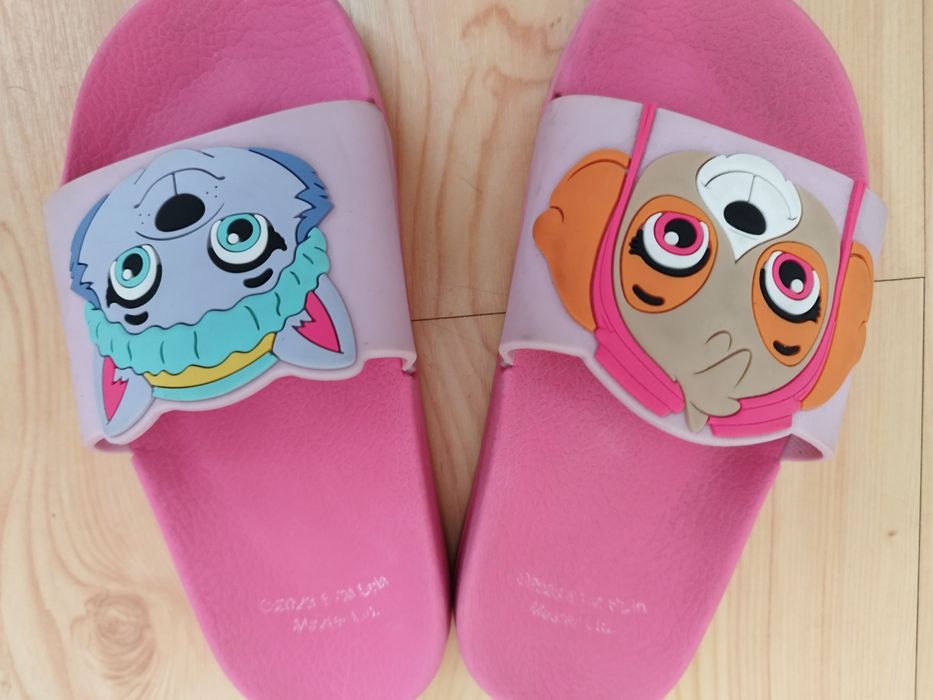 Różowe klapki z serii Psi Patrol 29/30