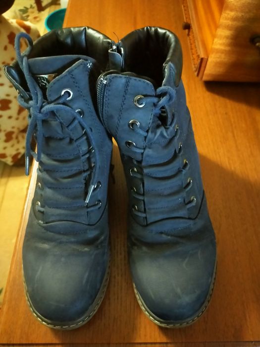Продам зимние ботинки