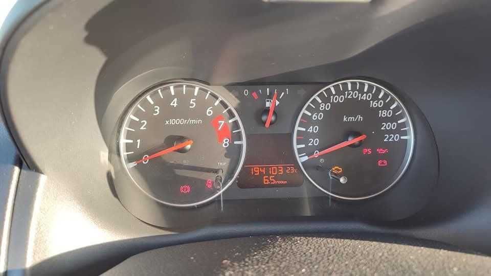 Продам Nissan Note 2009 механіка бензин 1.4 хетчбек Ніссан Ноут