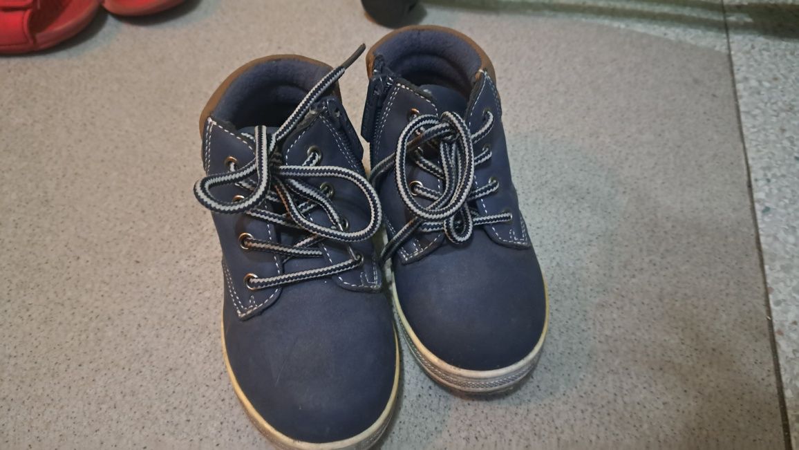 Buty chłopięce rozmiar 25