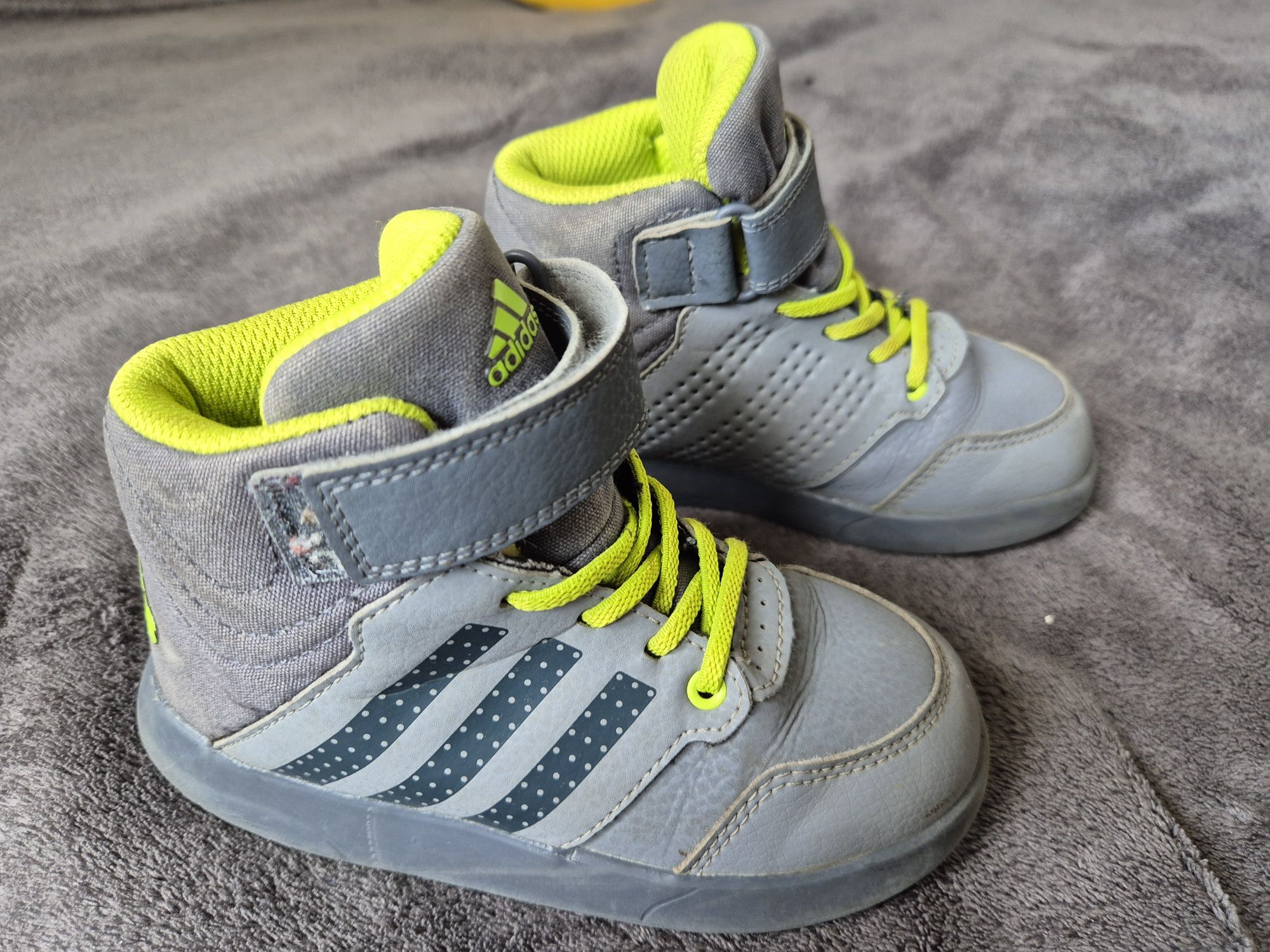 Buty Adidas dla chłopca r.26,5. Gratis Półbuty Lasocki r.26