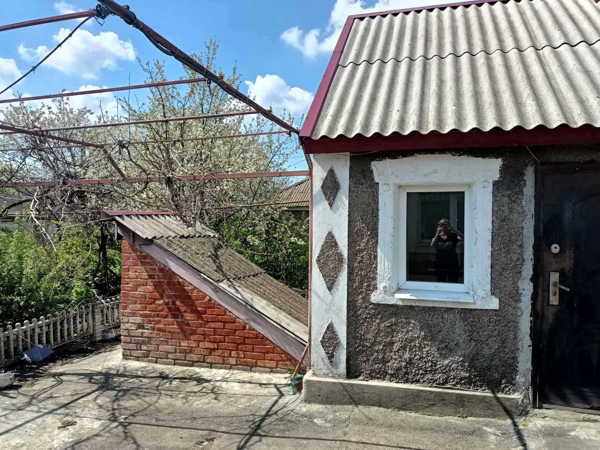 Продається добротний будинок у селі Михайлівка Апостолівського району