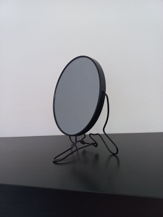 Lustro stojące z powiększeniem czarne glamour