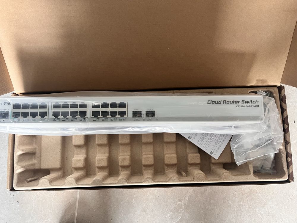 Комутатор  керований Mikrotik CRS326-24G-2S+RM