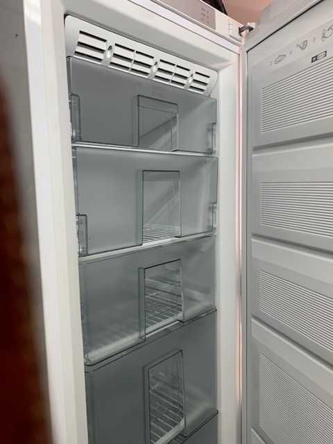Congelador vertical NEW POL grand modele