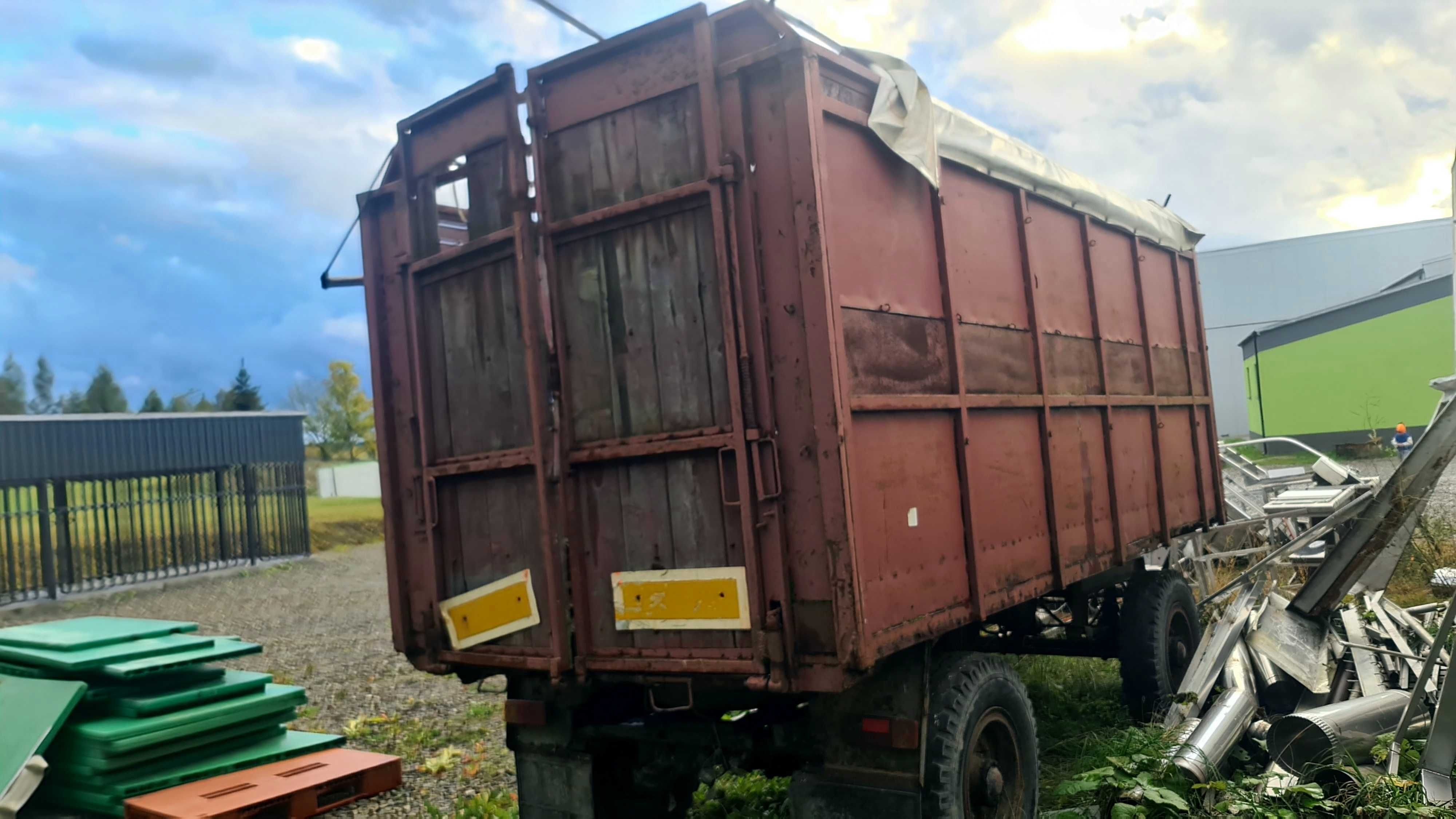 Przyczepa HL szytwna skrzynia do transportu zwierząt