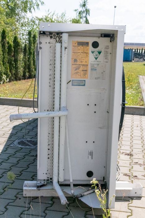 Skraplacz chłodniczy LU-VE model SAV8T 3120 V/V