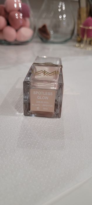 Nowy rozświetlacz lami spotless glow