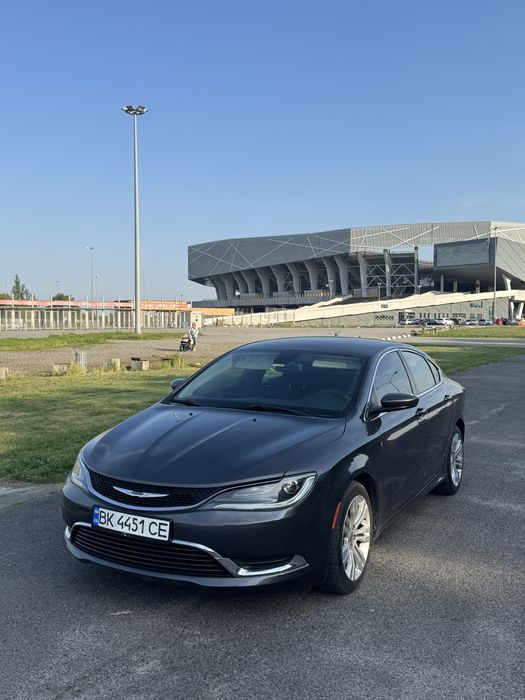 Chrysler 200 2015р газ/бенз під виплату або розтермінування без банків
