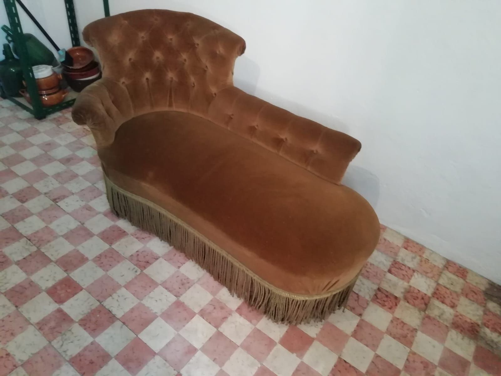 Chaise longue antiga em estado impecável