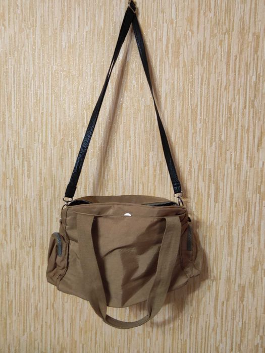 Жіноча сумка плащівка середього розміру