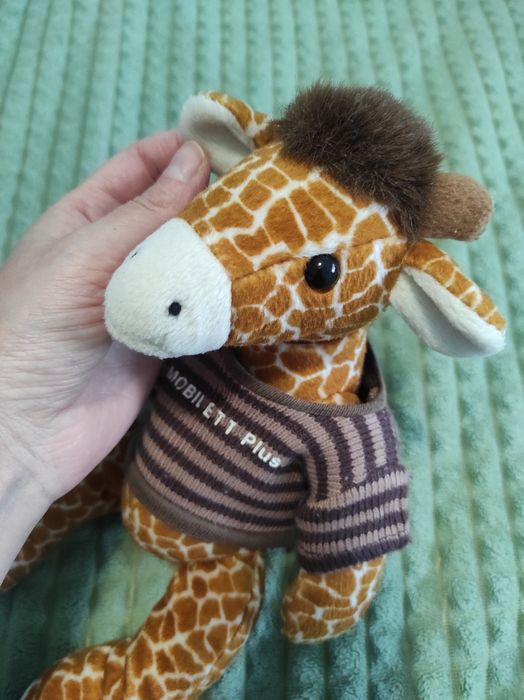 М'яка іграшка жираф у кофтинці