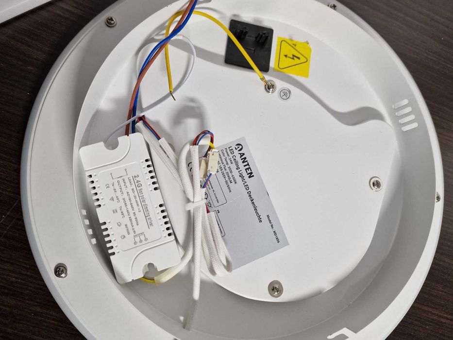 Lampa sufitowa dla dzieci Moon, ściemniana