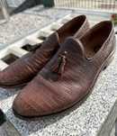 Sapatos mocassins clássicos em pele
