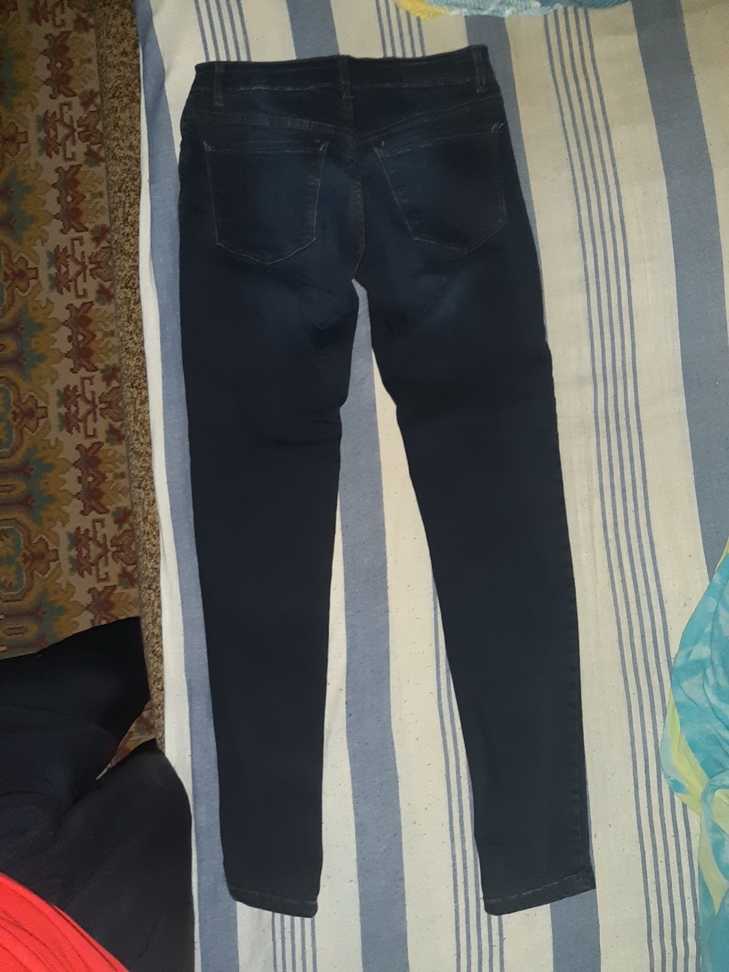 Мужские джинсы размер s 28