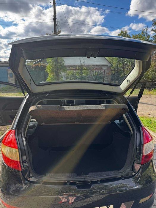 чорний хетчбек ЗАЗ Forza 2012 1.5 л  Газ / Бензин