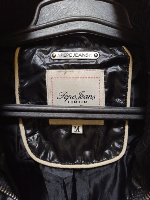 Куртка  оригинал демисезонную  фирменная  женская Pepe jeans ( пух-пе
