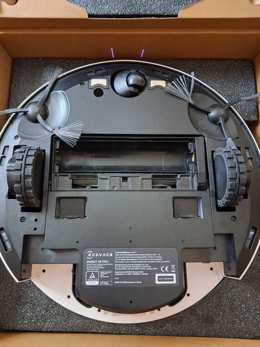 Ecovacs Deebot N8 Pro+ ze stacją robot sprzątający z funkcją mopowania