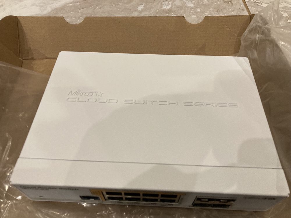 Коммутатор MikroTic Cloud Router Switch 112-8p-4s-IN (CRS112-8P-4S-IN)