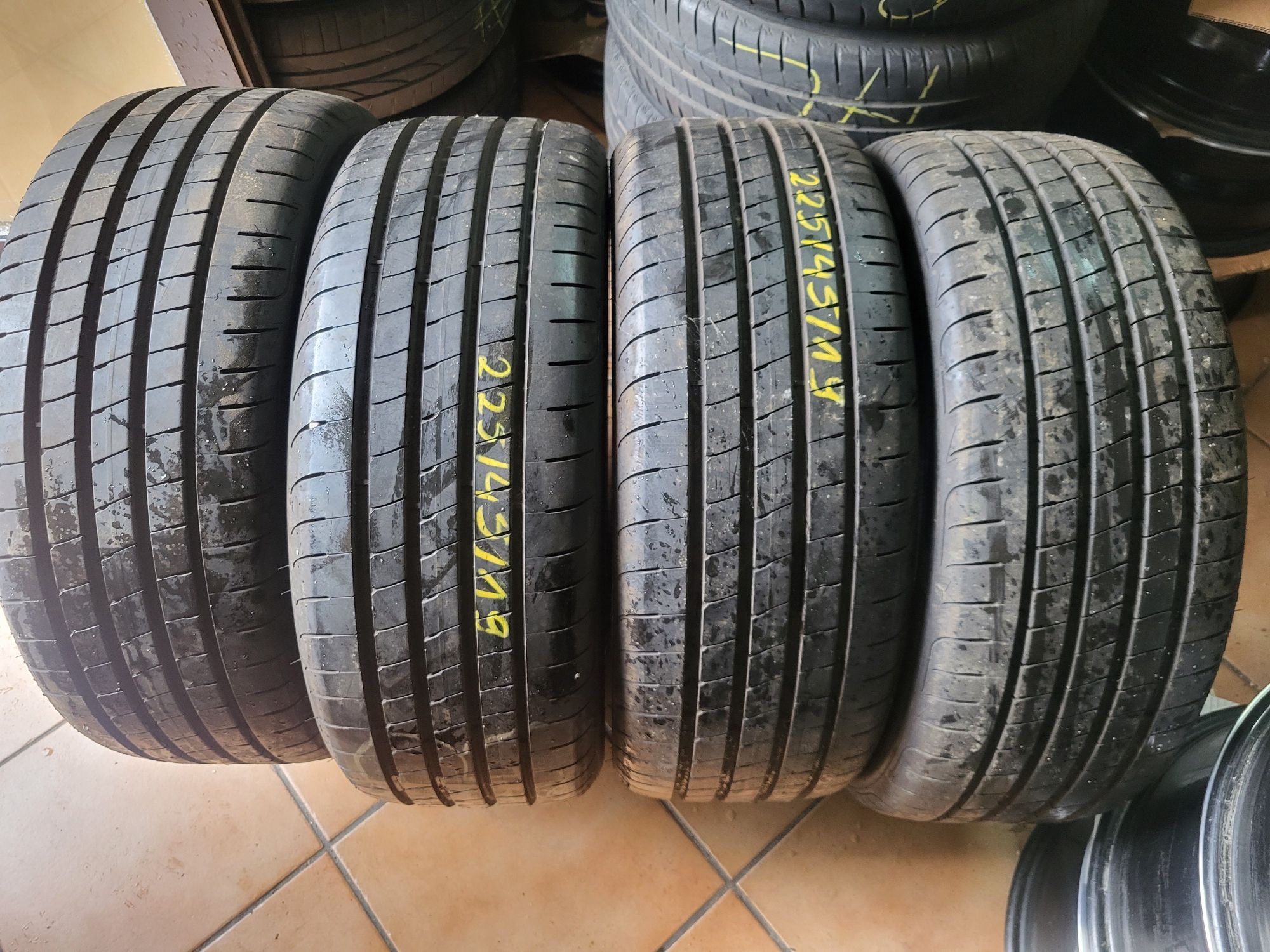 4x225/45R19 Goodyer Eagle F1