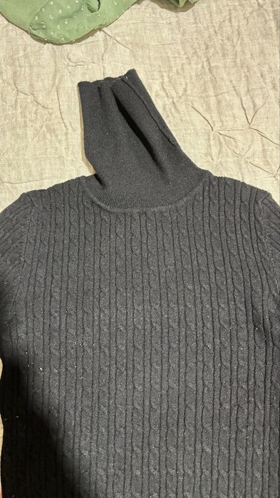 Camisola preta de gola