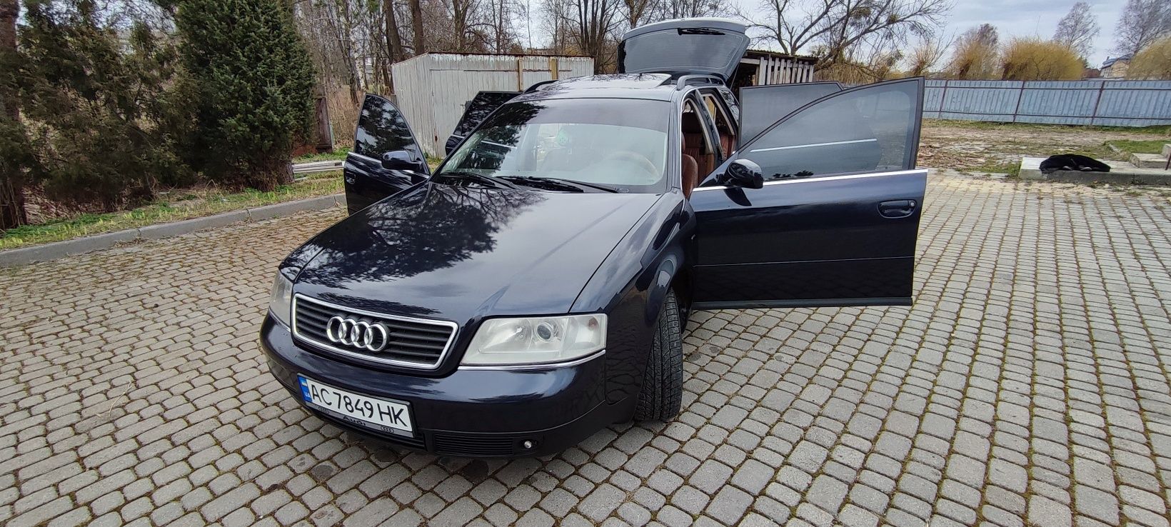 Продам  Audi А6С5 2.4 газ бензин АКПП