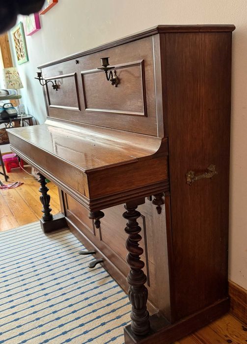 Piano Vertical H.Bord