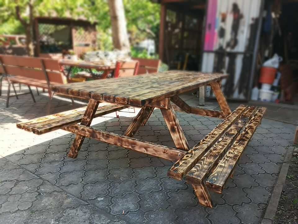 Stół ogrodowy z siedziskiem