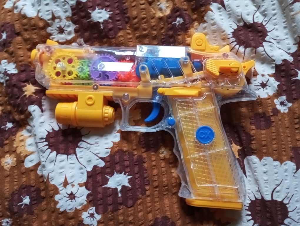 Pistolet zabawka