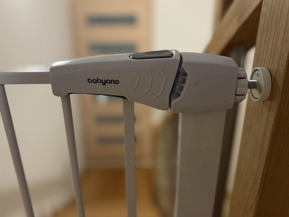 Bramka barierka zabezpieczająca na schody Babyono 943
