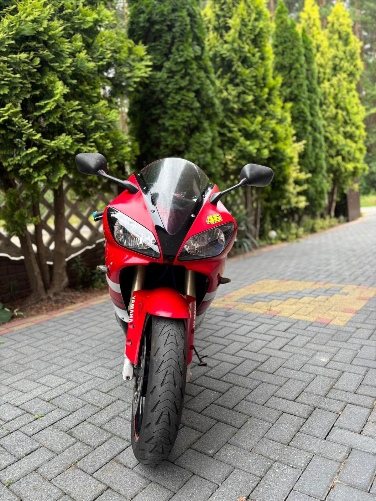 Yamaha r1 1000 rn04