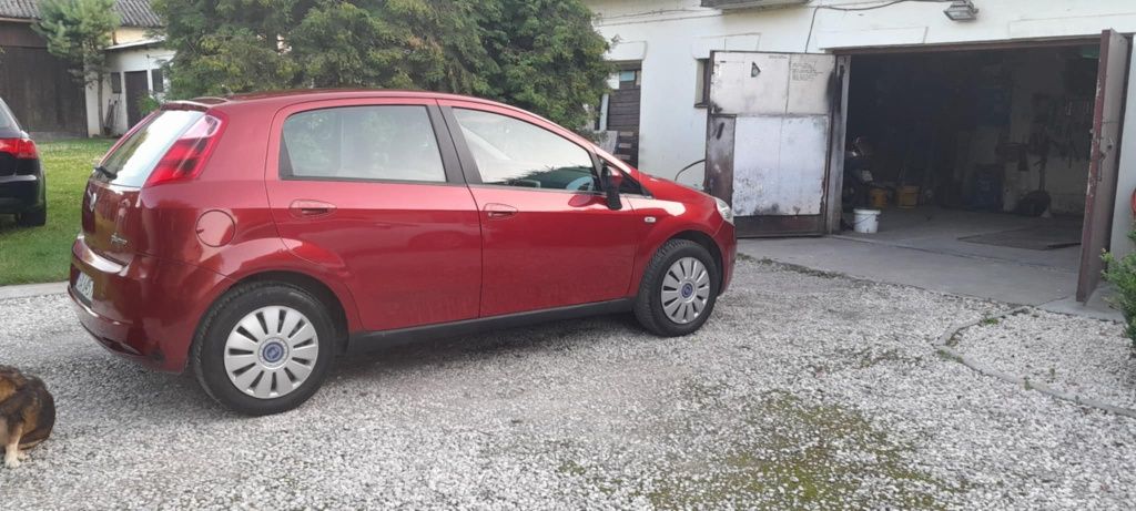 **Fiat **Grande ** Punto**9 lat **W Jednych Rekach** 1.4 B+G