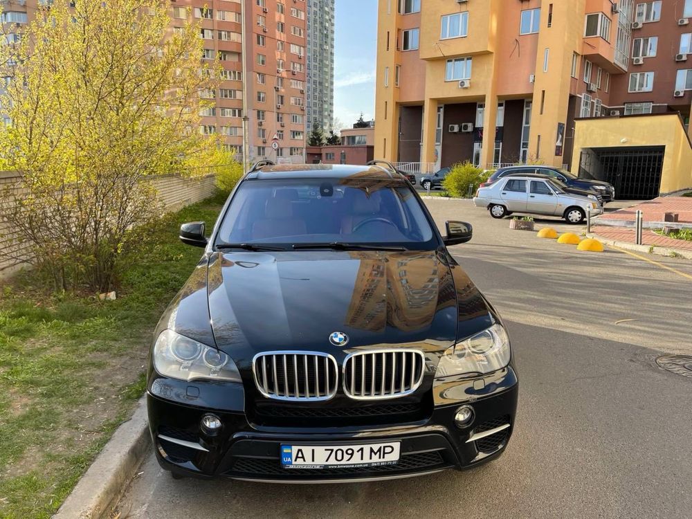 BMW X5 2013 року