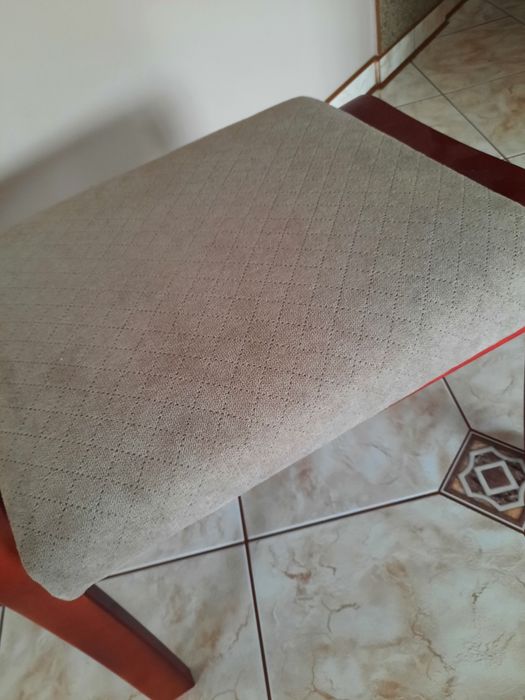 Taboret, krzesło, siedzisko. Różne obicia.