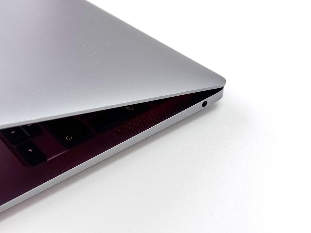 MacBook Air 2020 r. i5 8/256GB Szary Super Stan