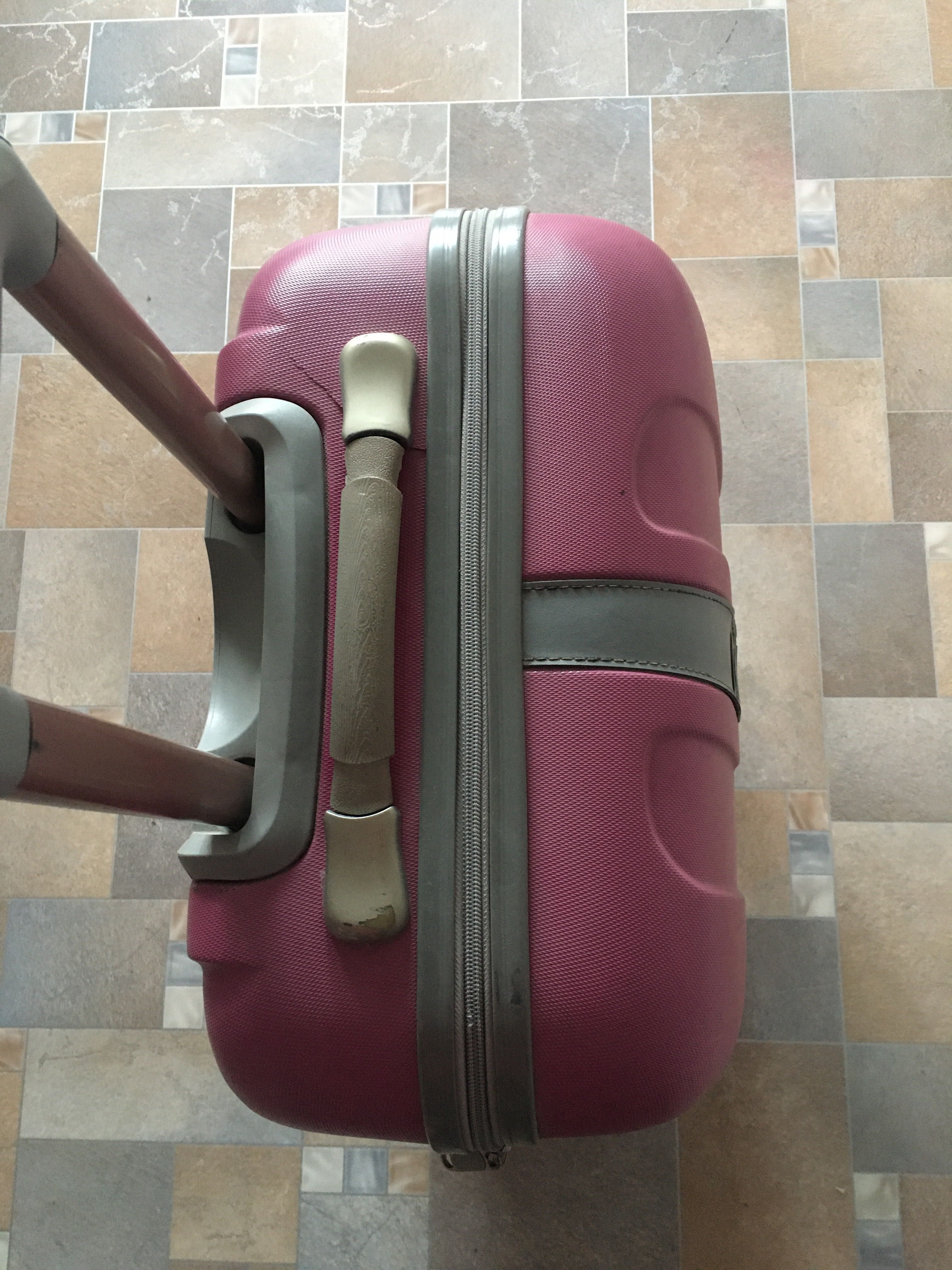 Чемодан валіза для подорожей