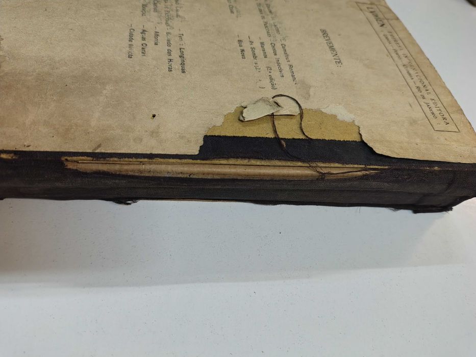 Para restauro: História da Literatura Portuguesa