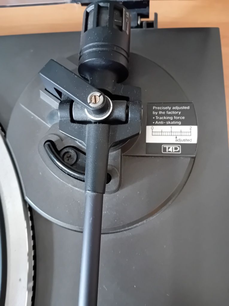 Technics Gira disco SL-Q300
