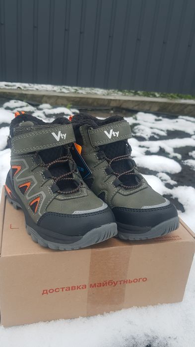 дитяче нове зимове взуття Vty , розмір 29